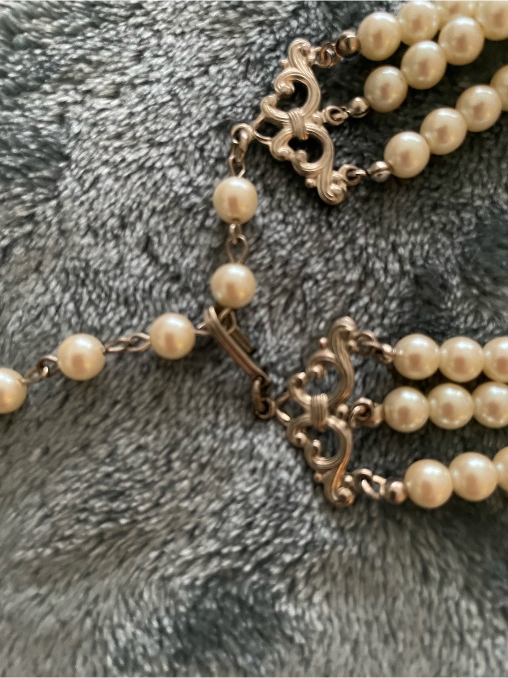 Stunning 3 strand jet glass beads and faux pearl necklace - Picture 7 of 9